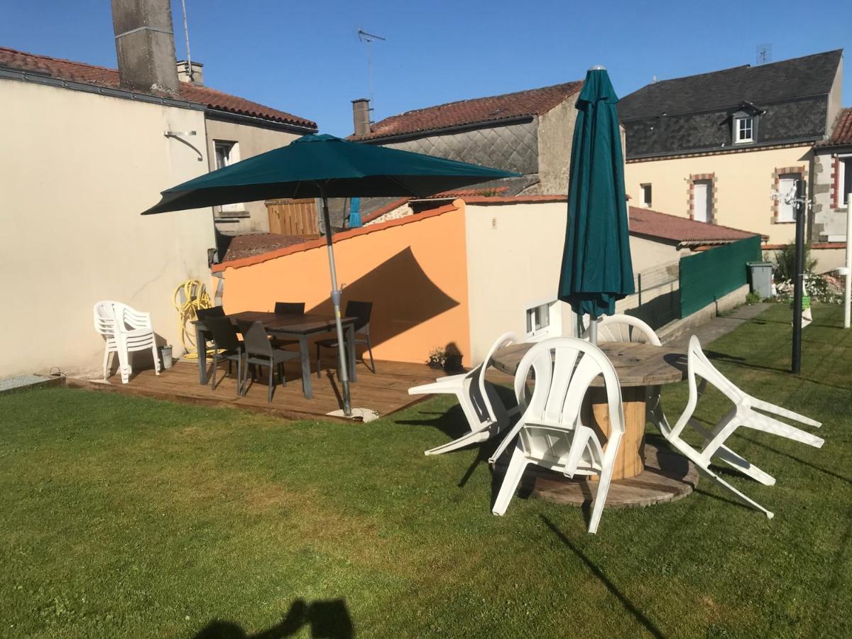 Les Gites De La Frerie La Gaubretiere Bagian luar foto